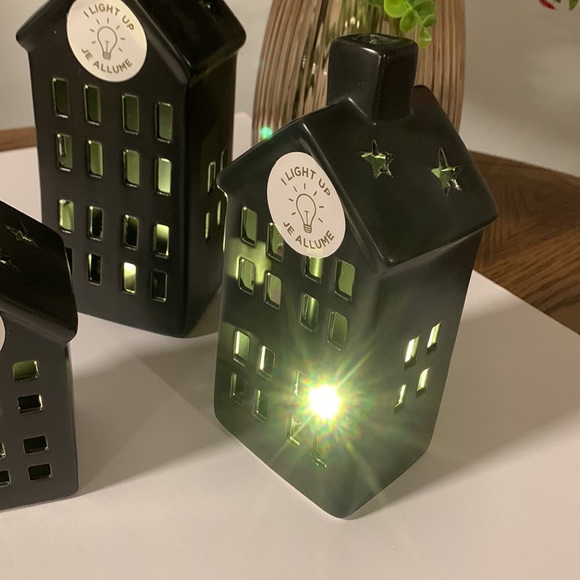 NIB Ceramic Set of 3 LED Light Houses Black Matte color - Picture 5 of 13
